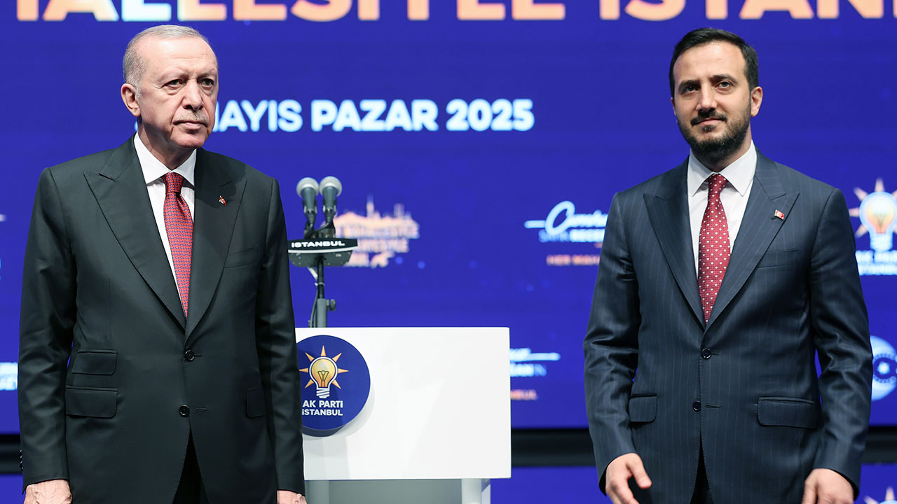 Foto - Dünkü açıklama hala gündemdeyken AK Parti’den bir çıkış daha: Erdoğan’ı başkan yapmaya söz veriyoruz!