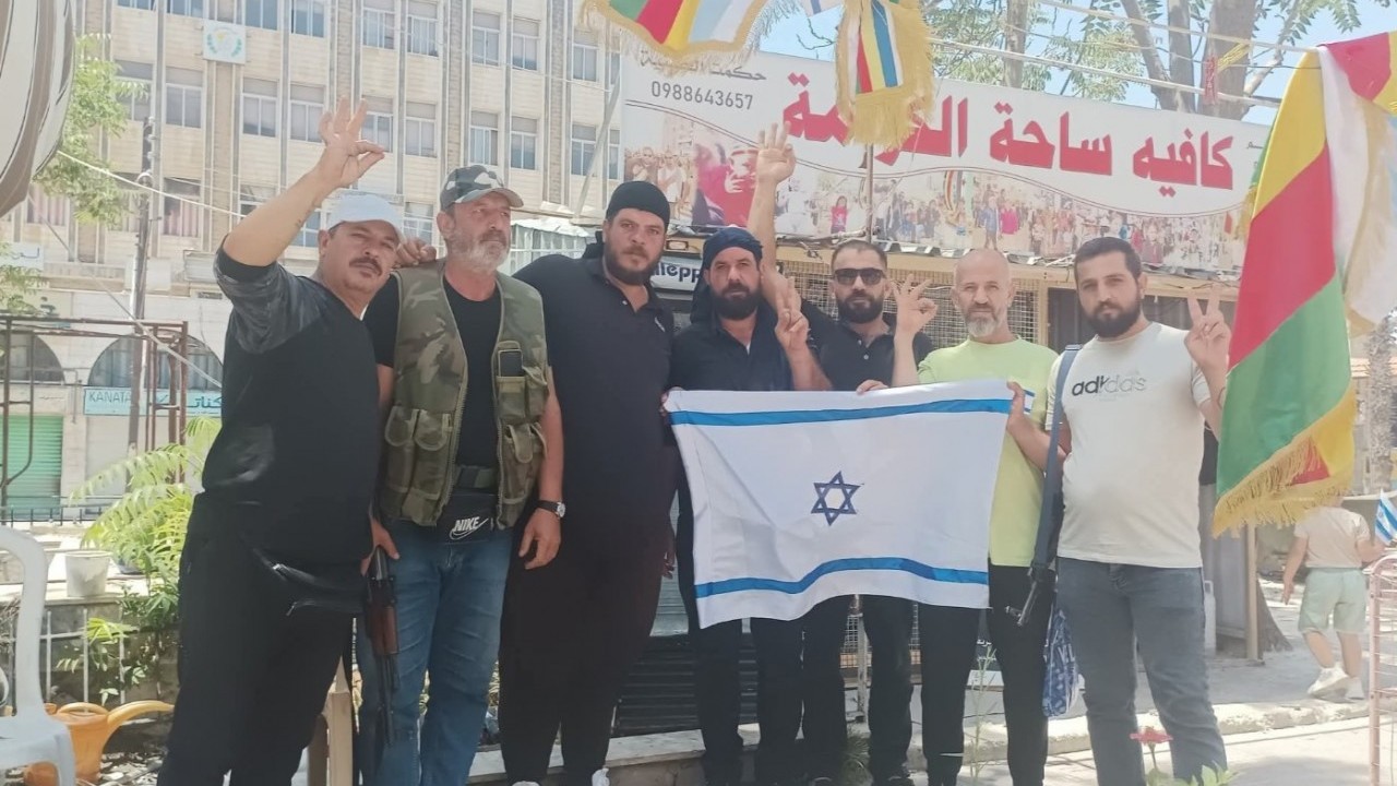 Foto - Suriye askerlerine saldırı! Şara’nın memurunu katledip sözde zafer pozu verdi