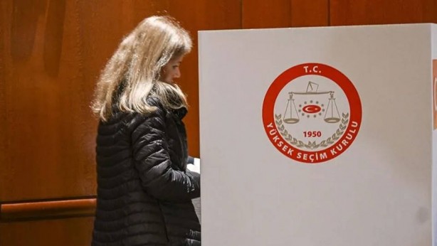 Foto - Dünya basını Türkiye'deki oy sayma işlemini böyle servis etti! O isim önde gidiyor