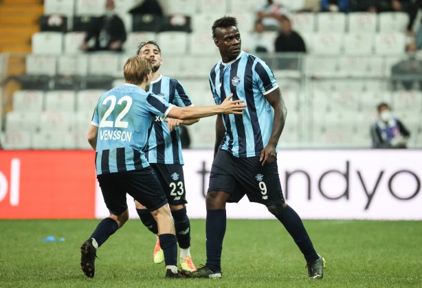 Foto - Dünya Beşiktaş-Adana Demirspor maçını konuşuyor! Balotelli'yi manşet yaptılar