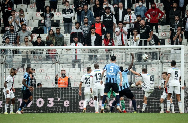 Foto - Dünya Beşiktaş-Adana Demirspor maçını konuşuyor! Balotelli'yi manşet yaptılar