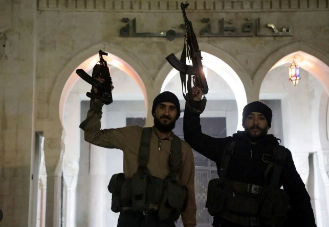 Foto - Dünya bu adamı konuşuyor HTŞ lideri Ebu Muhammed el Colani… Terörist mi kahraman mı?