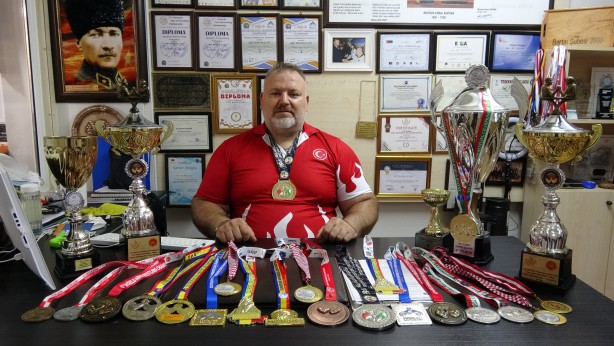 Foto - Dünya bu bileği bükemiyor