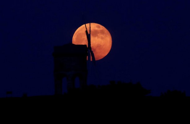 Foto - Dünya bu fotoğrafı konuşuyor! İstanbul'da nefes kesen görüntü
