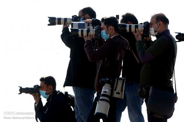 Foto - Dünya bu görüntülere kilitlendi! Önce namaz kıldılar, sonra savaş uçakları havalandı