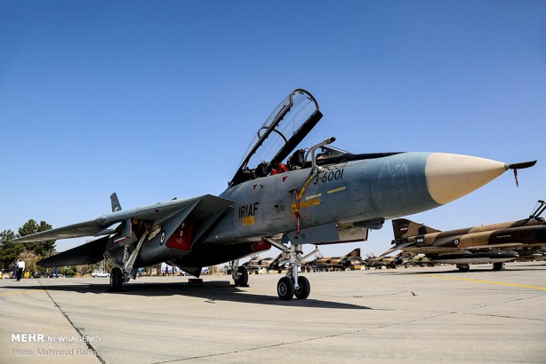 Foto - Dünya bu görüntülere kilitlendi! Önce namaz kıldılar, sonra savaş uçakları havalandı