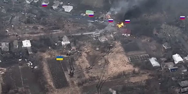 Foto - Dünya bu görüntüyü konuşuyor! Tek başına Rus konvoyunu durdu