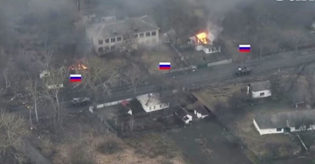 Foto - Dünya bu görüntüyü konuşuyor! Tek başına Rus konvoyunu durdu