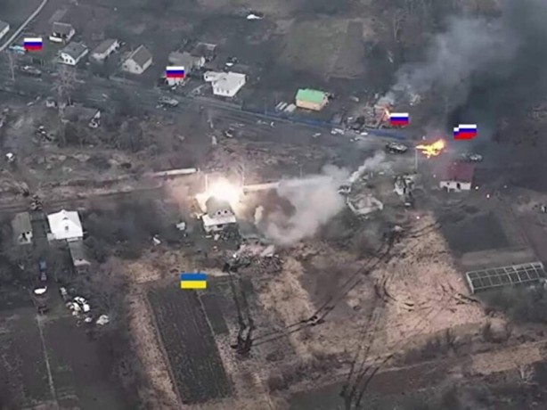 Foto - Dünya bu görüntüyü konuşuyor! Tek başına Rus konvoyunu durdu