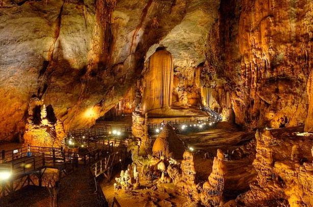 Foto - Dünya bu kareleri konuşuyor! Hayvan yuvası sanılıyordu deliğin ardından çıkanlar tüyler ürpertti