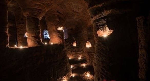 Foto - Dünya bu kareleri konuşuyor! Hayvan yuvası sanılıyordu deliğin ardından çıkanlar tüyler ürpertti