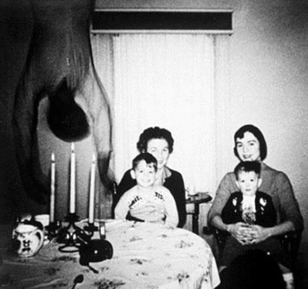 Foto - Dünya bu kareyi konuşuyor: 81 yıl önce çekilen fotoğrafa kimse açıklama yapamıyor!