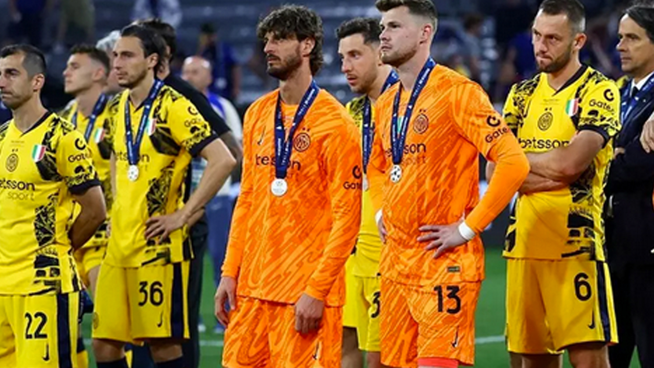 Foto - Dünya bu olayı konuşuyor: Futbol dünyasını sarsan soygun! Apar topar bunu yapmışlar…