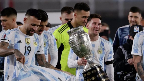 Foto - Dünya bu olayı konuşuyor! Messi gözyaşlarına hakim olamadı