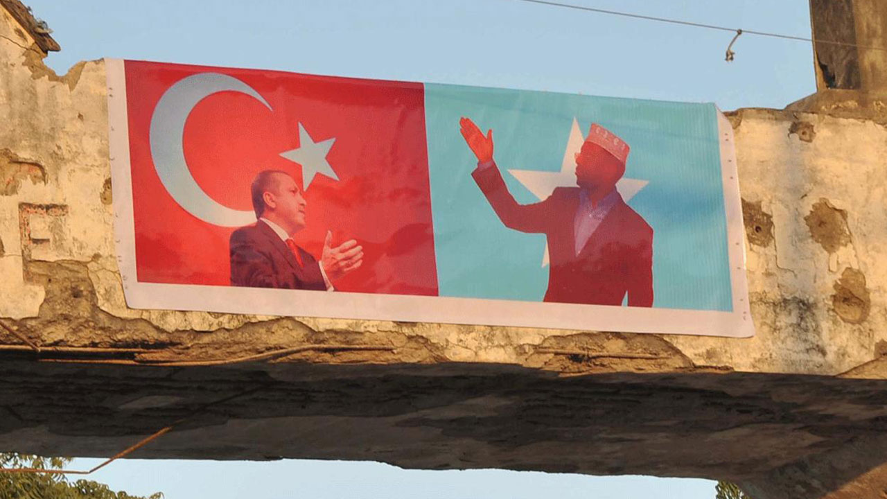 Foto - Dünya bu olayı konuşuyor: Ülkeyi kurtarmak için Türkiye'den apar topar savaş helikopteri satın aldılar