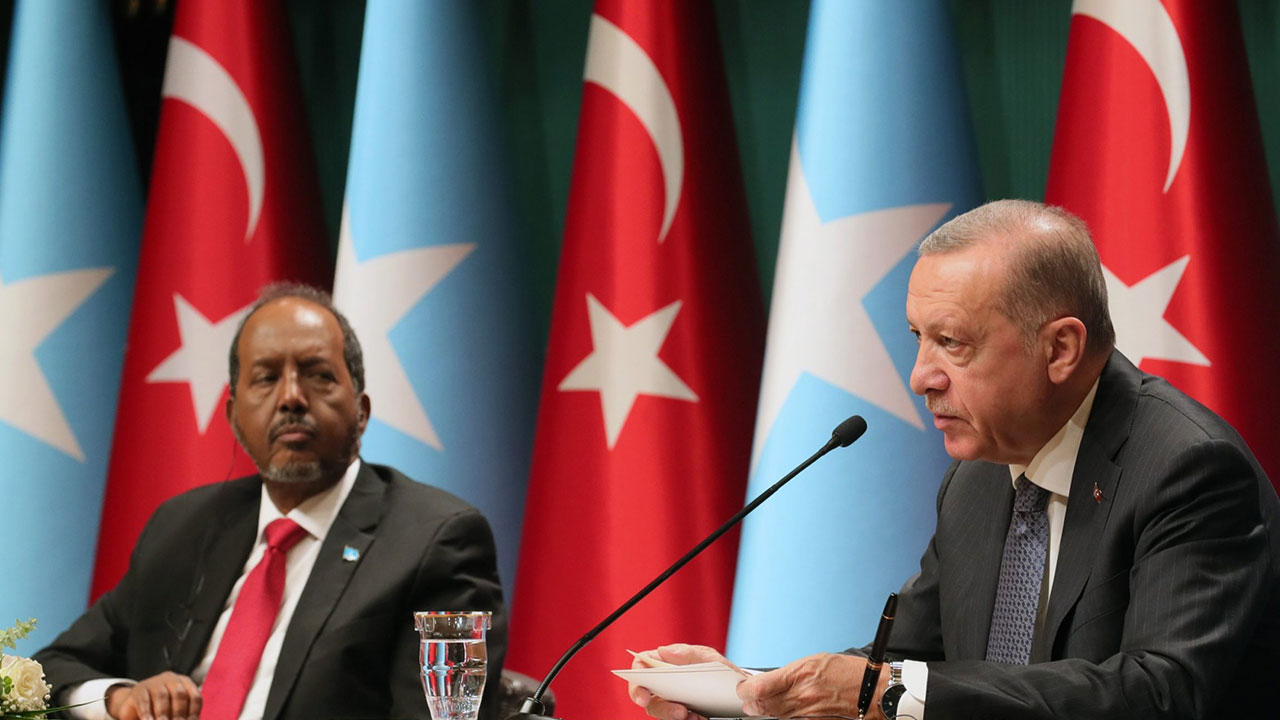 Foto - Dünya bu olayı konuşuyor: Ülkeyi kurtarmak için Türkiye'den apar topar savaş helikopteri satın aldılar