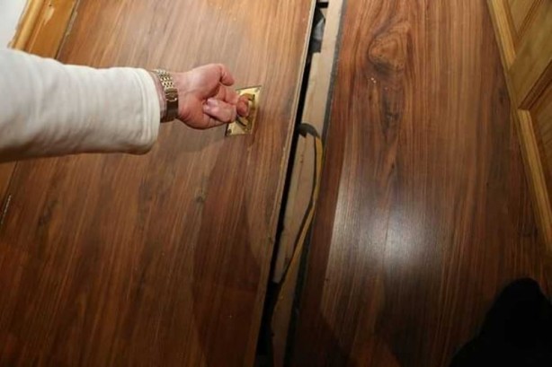 Foto - Dünya bu olayı konuşuyor! Yeni taşındığı evde kapağı açınca fark etti