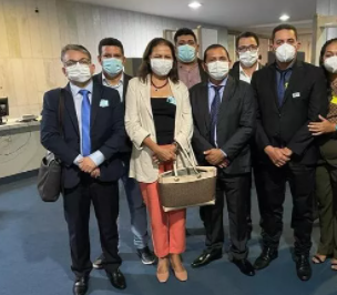 Foto - Dünya bunu konuşuyor! Biletler 100 dolar… Belediye Başkanlarını dövüştürdüler