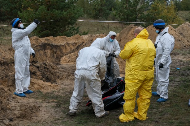 Foto - Dünya dehşete düştü! Rusya'dan geri alınan kentte ortaya çıktı