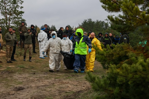 Foto - Dünya dehşete düştü! Rusya'dan geri alınan kentte ortaya çıktı
