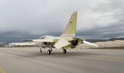 Foto - Dünya devi üstü kapalı 'alın' dedi! Masalarındaki sözleşmeyi erteleyen ülkeye Hürjet'i teklif ettiler