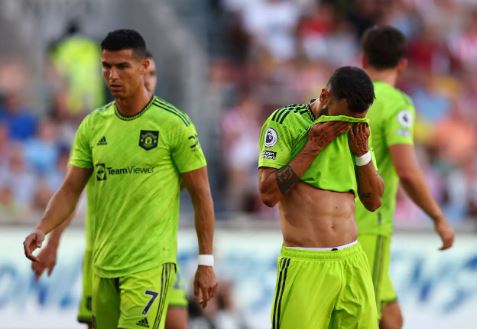 Foto - Dünya devi yerlerde sürünüyor