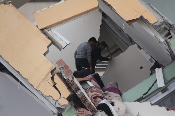 Foto - Depremde enkaz altında kalan Hatayspor'lu Atsu'dan haber geldi! Dünya futbolunun gözü ondaydı