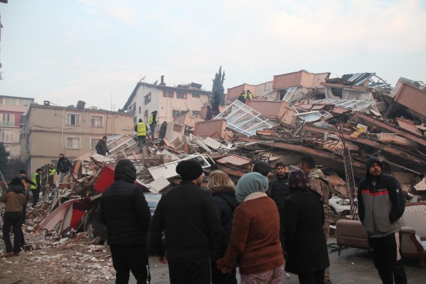 Foto - Depremde enkaz altında kalan Hatayspor'lu Atsu'dan haber geldi! Dünya futbolunun gözü ondaydı