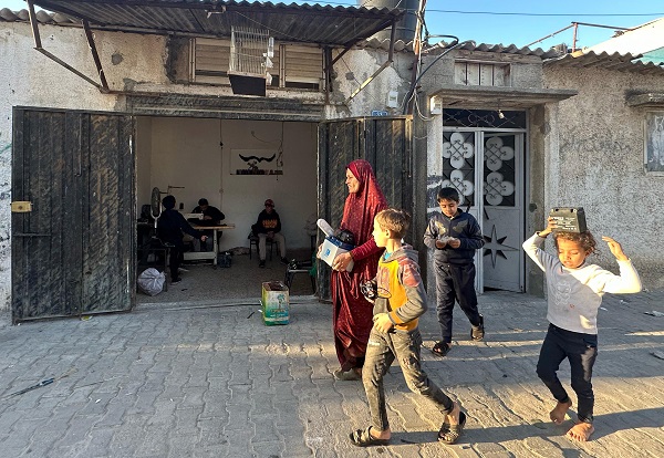 Foto - Dünya görmezden geliyor! Filistinli terzi elektrik için bu çözümü buldu