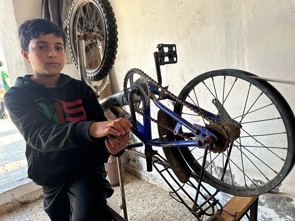 Foto - Dünya görmezden geliyor! Filistinli terzi elektrik için bu çözümü buldu