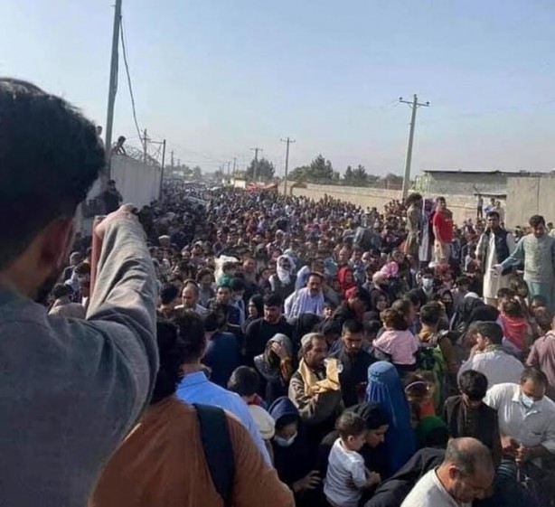 Foto - Dünya gündemine bomba gibi düştü! Afganistan'dan kalkan uçak herkesi şok etti