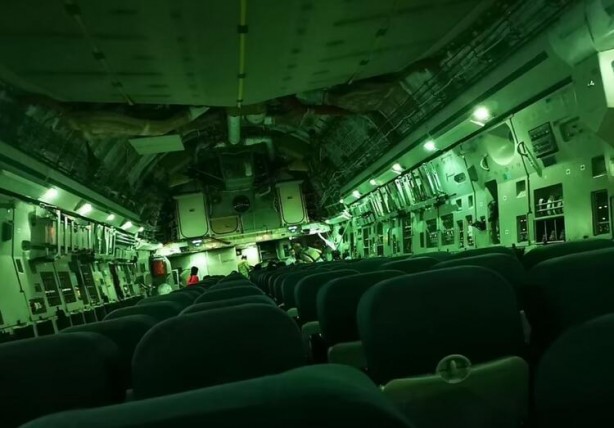 Foto - Dünya gündemine bomba gibi düştü! Afganistan'dan kalkan uçak herkesi şok etti