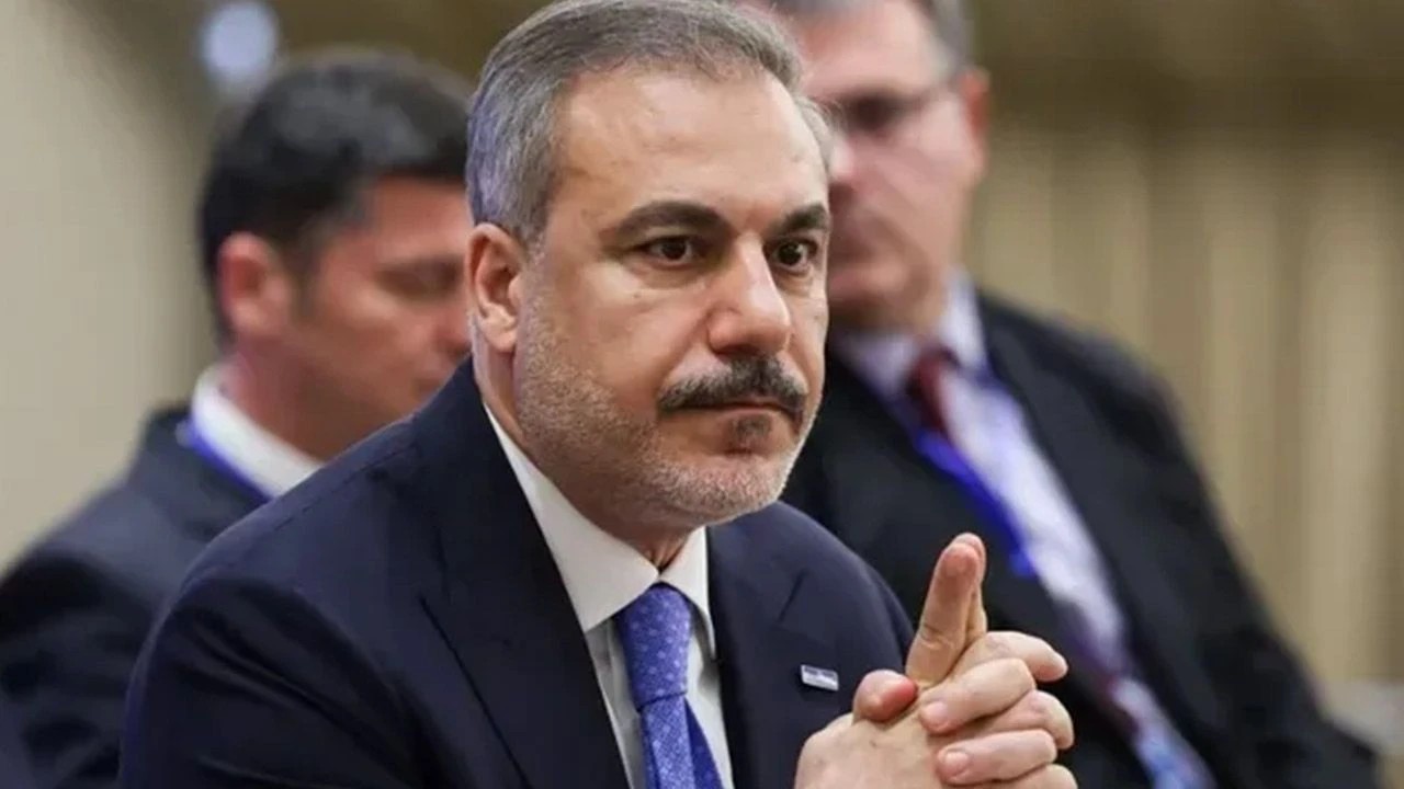 Dünya gündemine oturmuştu: Hakan Fidan'ın o soru karşısındaki sessizliğinin ne anlama geldiğini açıkladı