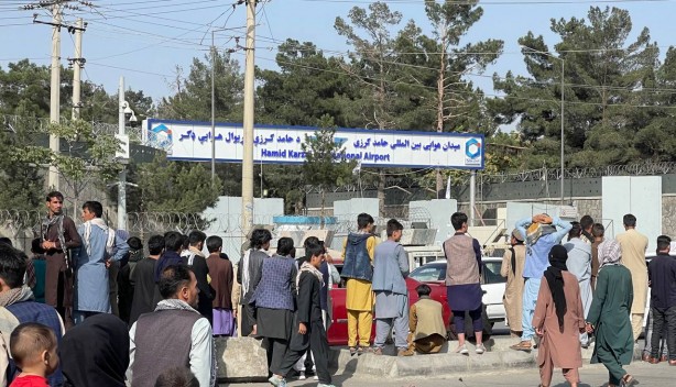 Foto - Dünya gündemini altüst etti! Afganistan'ın kritik ismi Taliban'a katıldı