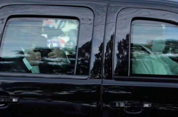 Foto - Dünya hastanedeki bu fotoğrafı konuşuyor! Trump fena yakalandı