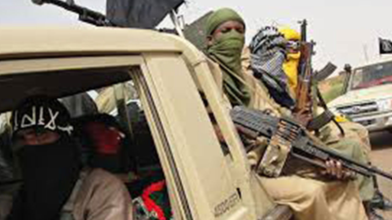 Foto - Dünya İsrail İran savaşına kilitlenmişken şok haber geldi: Rus savaş uçağı ülkede vuruldu