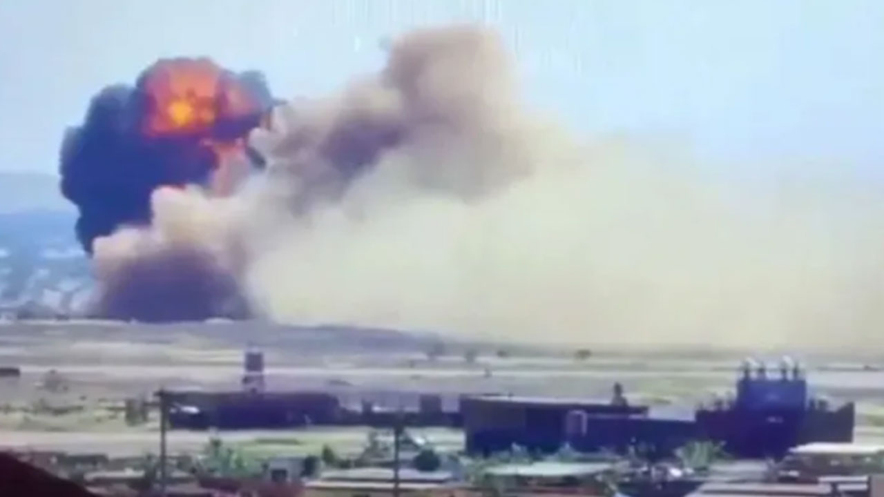 Foto - Dünya İsrail İran savaşına kilitlenmişken şok haber geldi: Rus savaş uçağı ülkede vuruldu