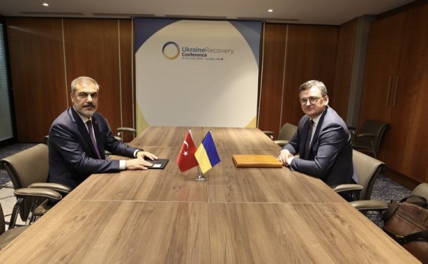 Foto - Dünya kritik görüşmeyi mercek altına alırken Bakan Fidan'ın bir özelliğine dikkat çekti