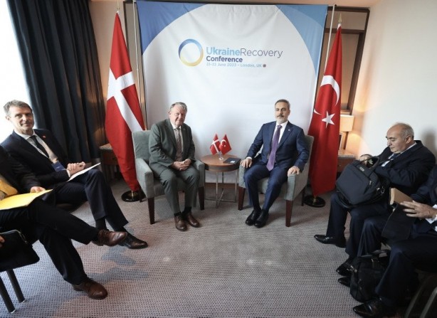 Foto - Dünya kritik görüşmeyi mercek altına alırken Bakan Fidan'ın bir özelliğine dikkat çekti