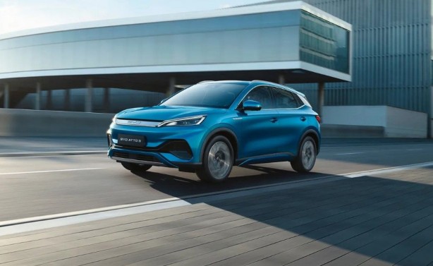 Dünya lideri oldu! Çinli BYD Tesla'yı solladı!