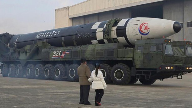 Foto - Dünya merak ediyordu! Kim Jong füze atışına onu da getirdi