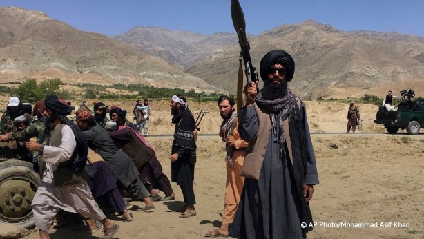Foto - Dünya merak ediyordu! Taliban ilk kez yüzünü gösterdi