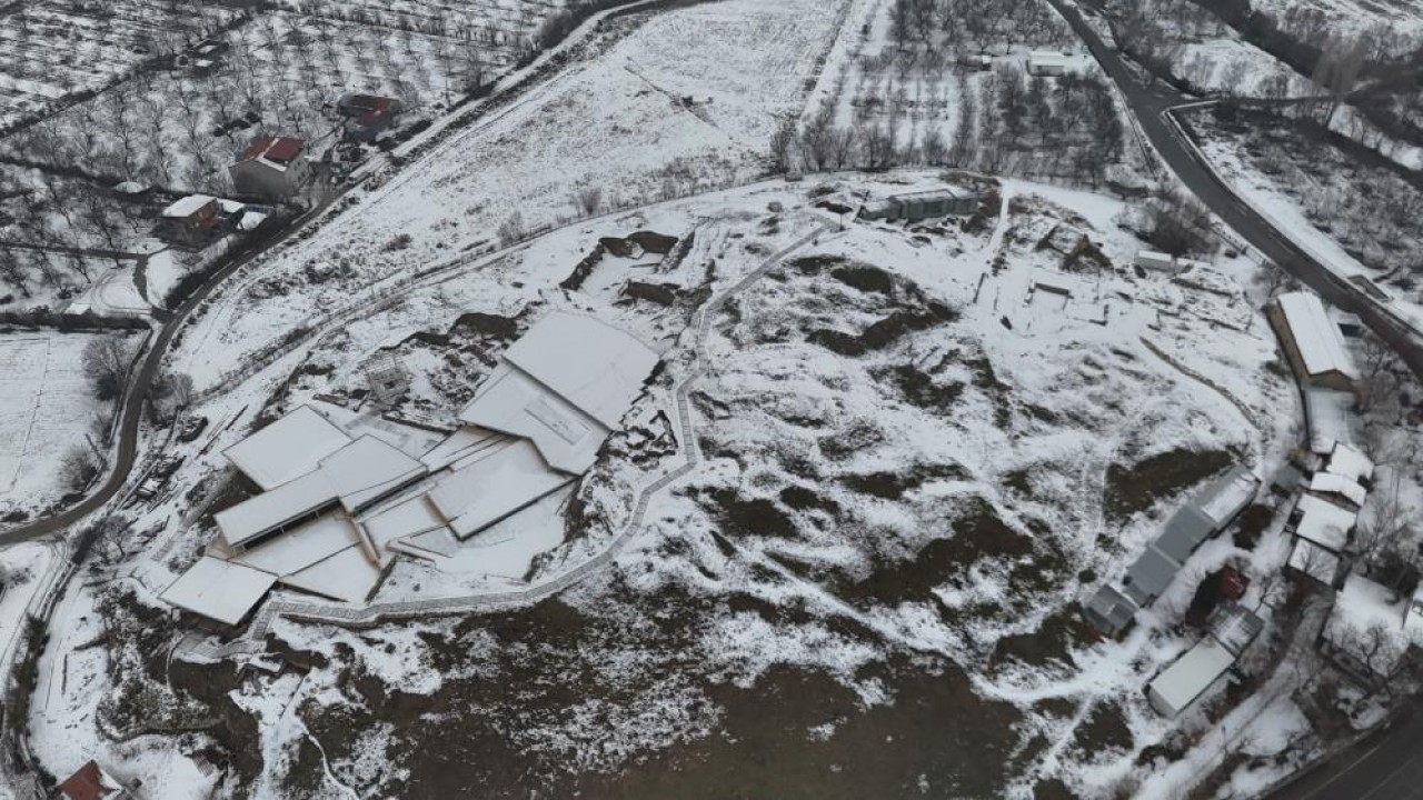 Dünya mirası Arslantepe Höyüğü kar altında bir başka güzel