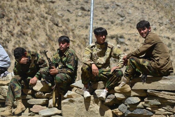 Dünya nefesini tuttu! Taliban'ı kızdıracak görüntüler