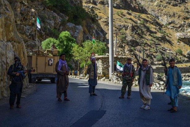 Foto - Dünya nefesini tuttu! Taliban'ı kızdıracak görüntüler