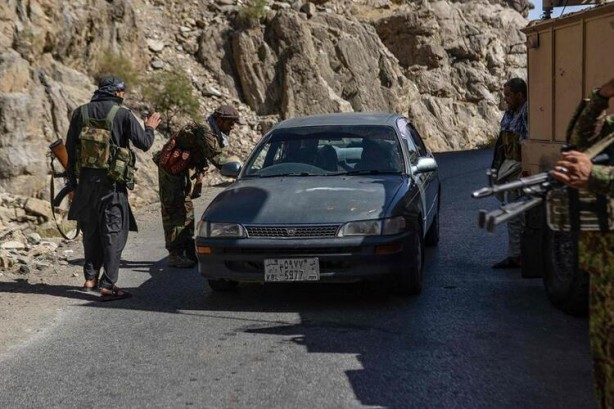 Foto - Dünya nefesini tuttu! Taliban'ı kızdıracak görüntüler