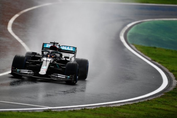 Dünya şampiyonu olan F1 pilotu Lewis Hamilton kimdir?