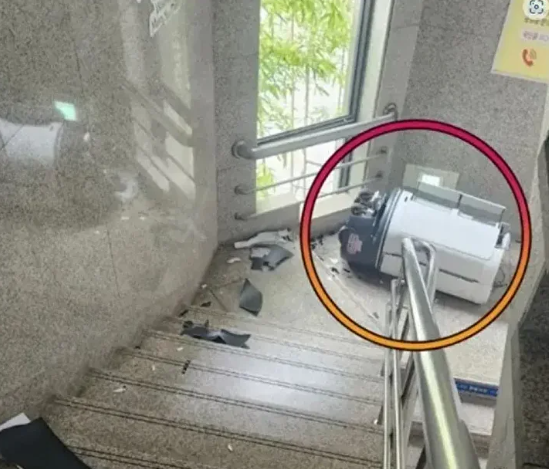 Foto - Dünya şokta! 09.00-16.00 arası mesai yapan robot canına kıydı