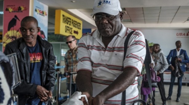 Foto - Dünya şokta! Yüzlerce kişiye sahte koronavirüs aşısı yaptılar