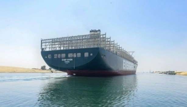 Foto - Dünya ticaretine büyük darbe vurmuştu! Ever Given aylar sonra tekrar Süveyş Kanalı'nda